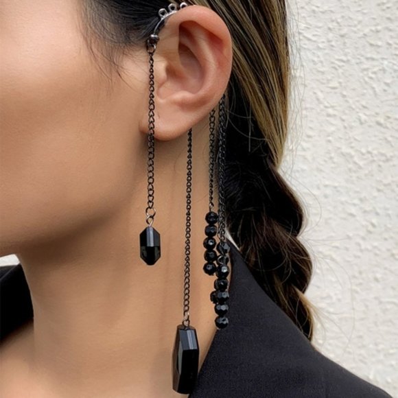 📢 4/$15 Black Beaded Tassel Ear Cuff - Picture 3 of 4